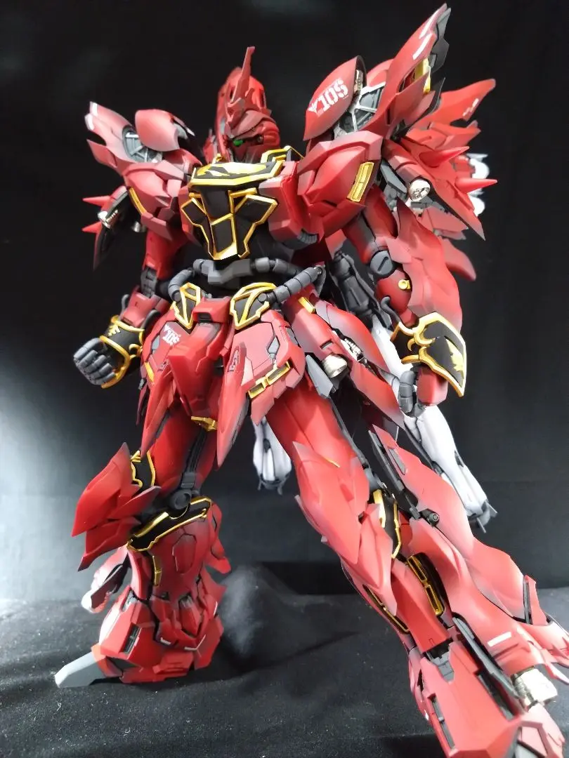 MG 1/100 シナンジュ + TAKUMI.STUDIO 改修塗装済 完成品