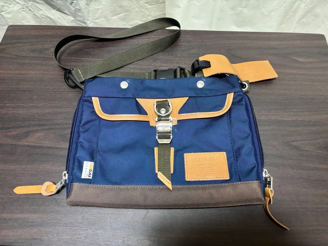 【お値下げ不可】マスターピース　サコッシュ　ネイビー×キャメル　ほぼ未使用