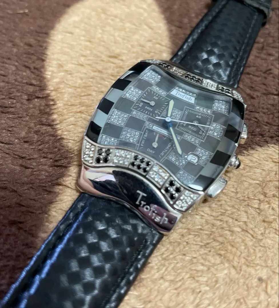 トロフィッシュ　クロノグラフ　デイデイト　シェル　ストーン　腕時計