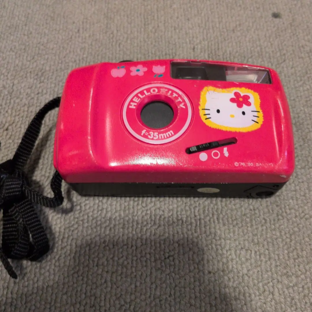 【希少】サンリオ　ハローキティ　コンパクトフィルムカメラ　HELLO KITTY