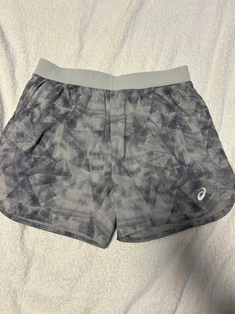 アシックス　ショートパンツ