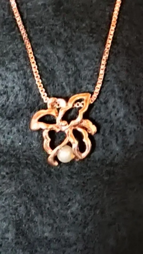 エステール　未使用レア品ローズゴールド 花モチーフ 淡水真珠ネックレス