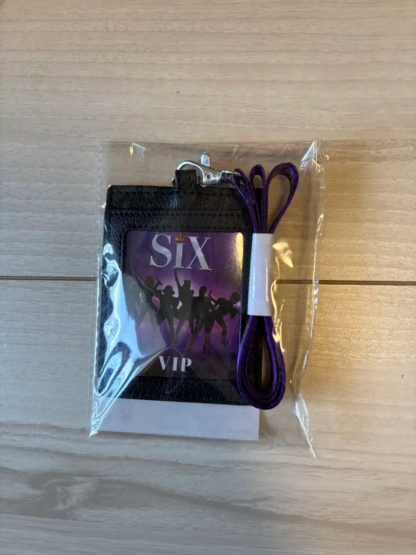 ミュージカル　SIX VIPパス ストラップ付き