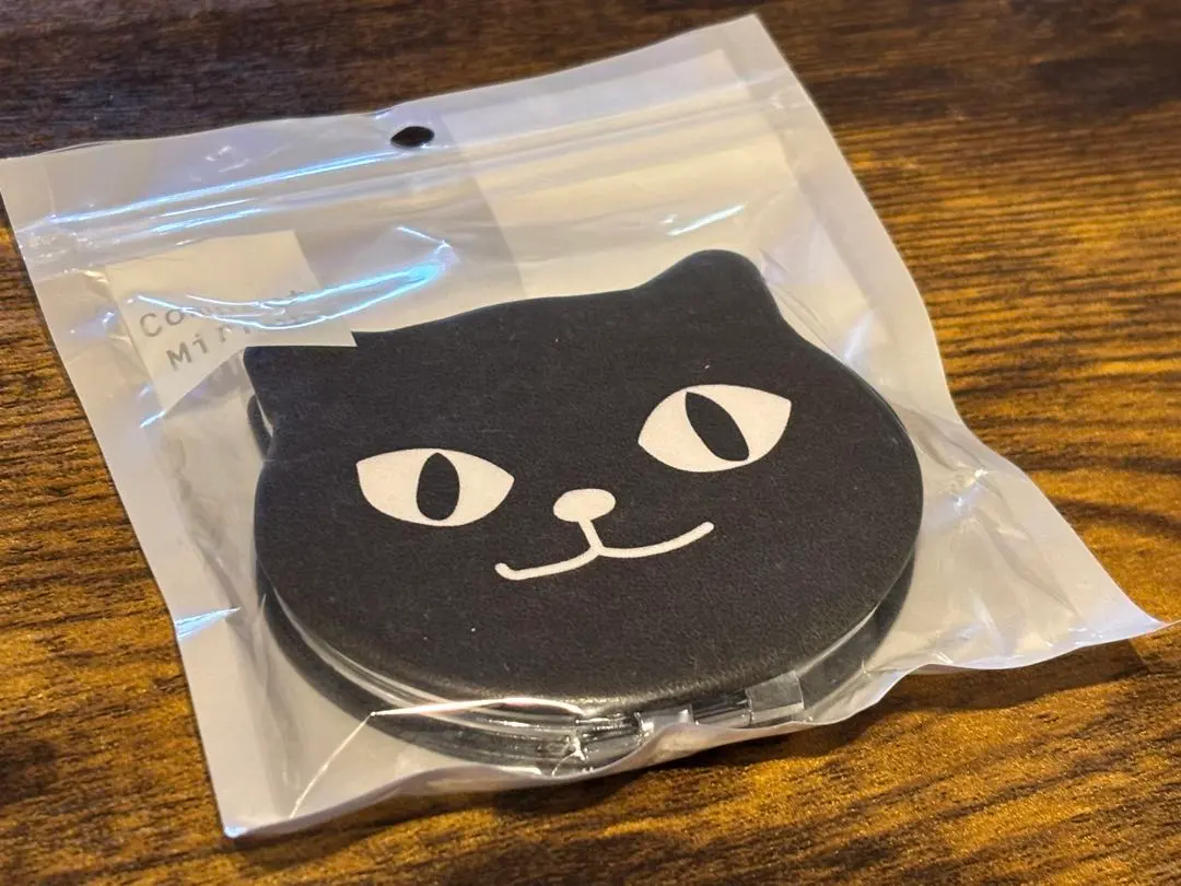 イタズラネコ　コンパクトミラー