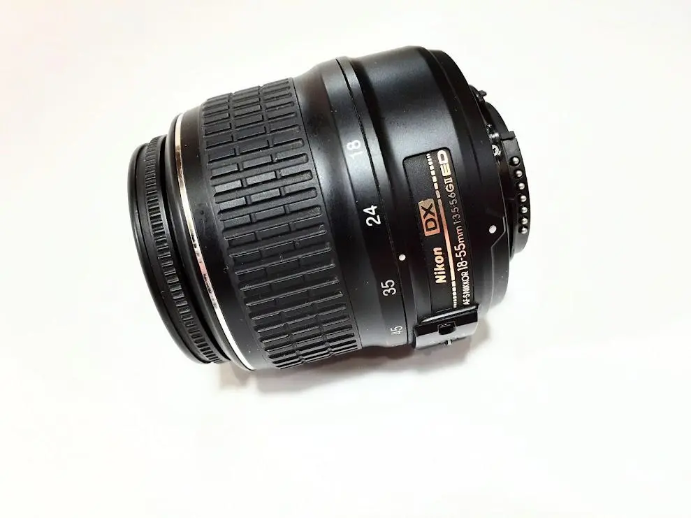 Nikon AF-S DX Zoom-Nikkor 18-55mmF