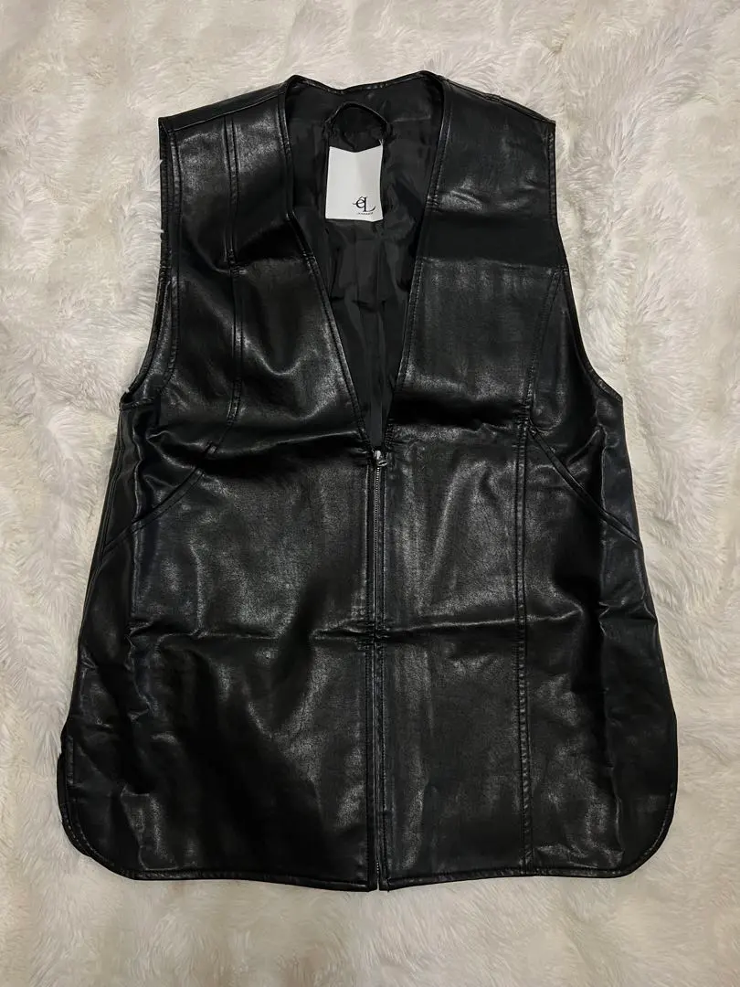 ブラックレザー ジップアップベスト