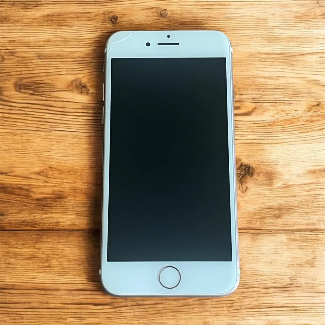 Apple iPhone 7 32GB A1779 SIMロック有り