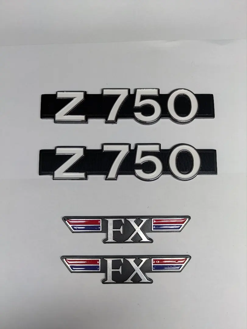 Ｚ750FXサイドカバーシルバーエンブレム新品送料込み