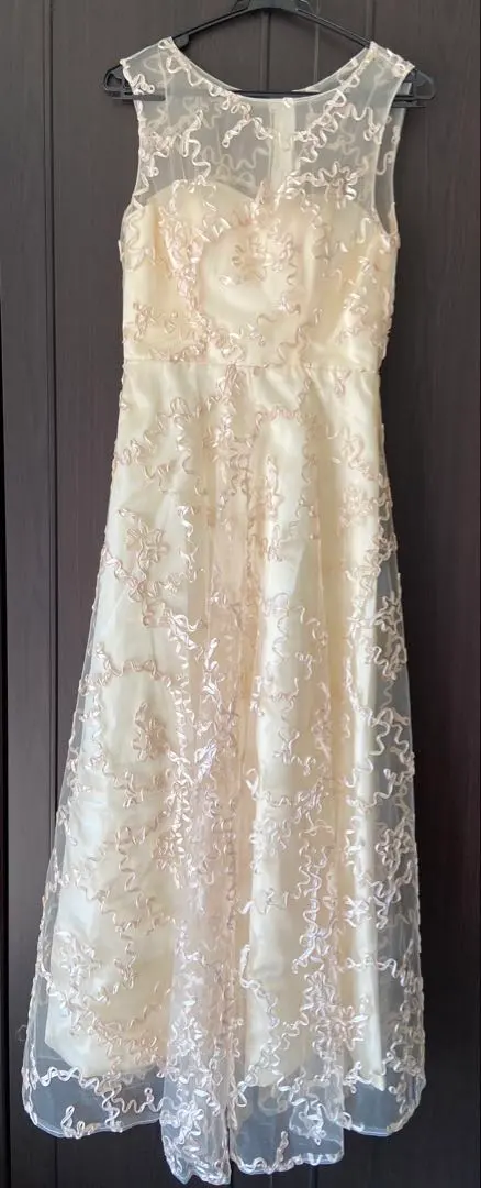 アイボリー レース装飾 ノースリーブマキシドレス