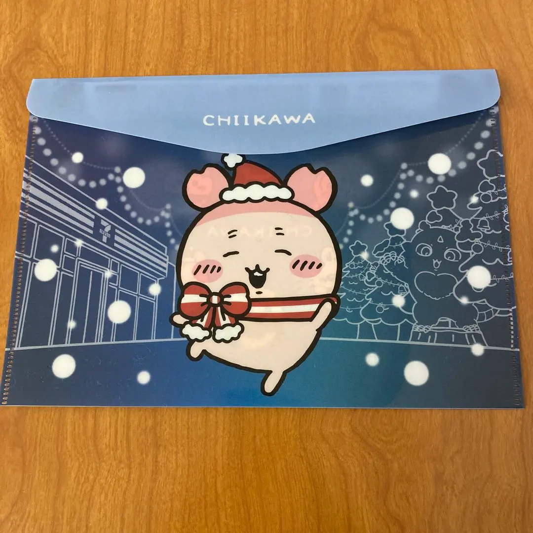 ちいかわ×セブンイレブン クリスマス コラボ　フラットケース　カニ(古本屋)