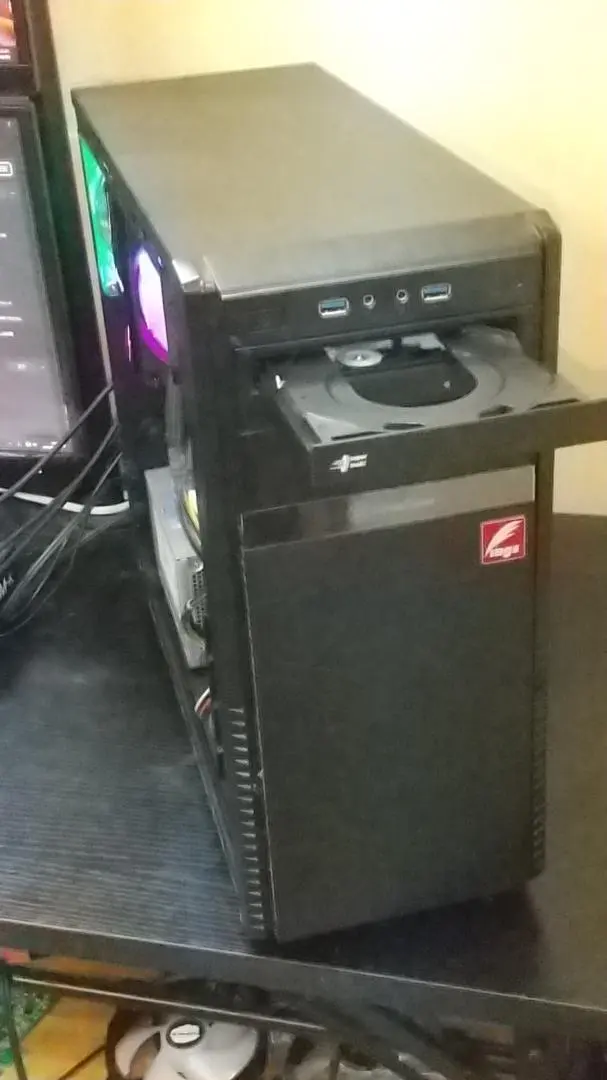 デスクトップPC ブラック DVDドライブ付き