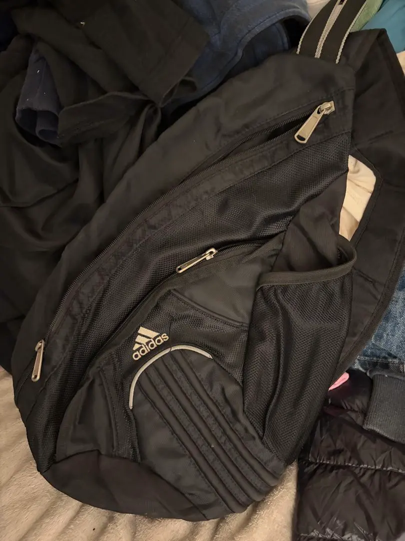 adidas 斜めがけ バック