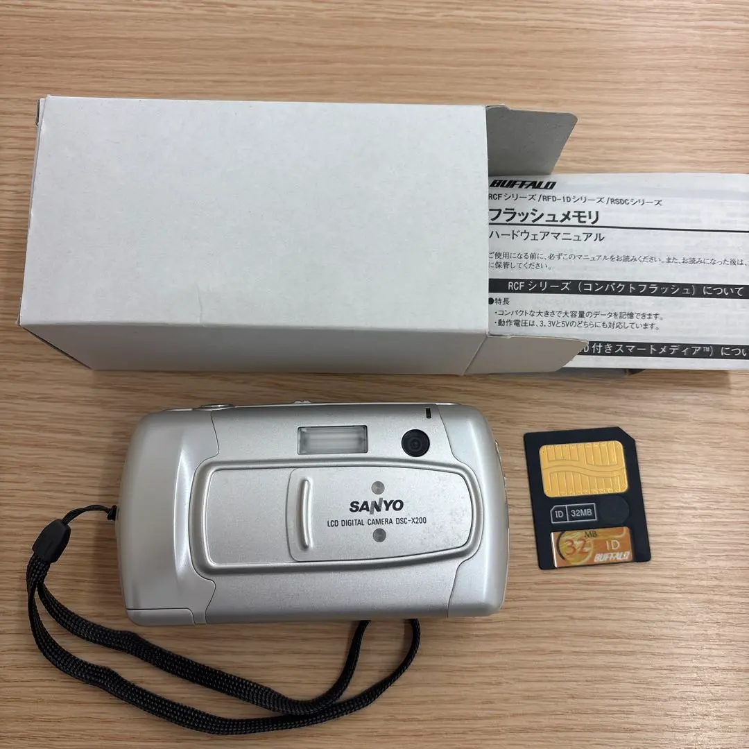 SANYO DSC-X200 サンヨー コンパクトデジカメ フラッシュメモリ付き