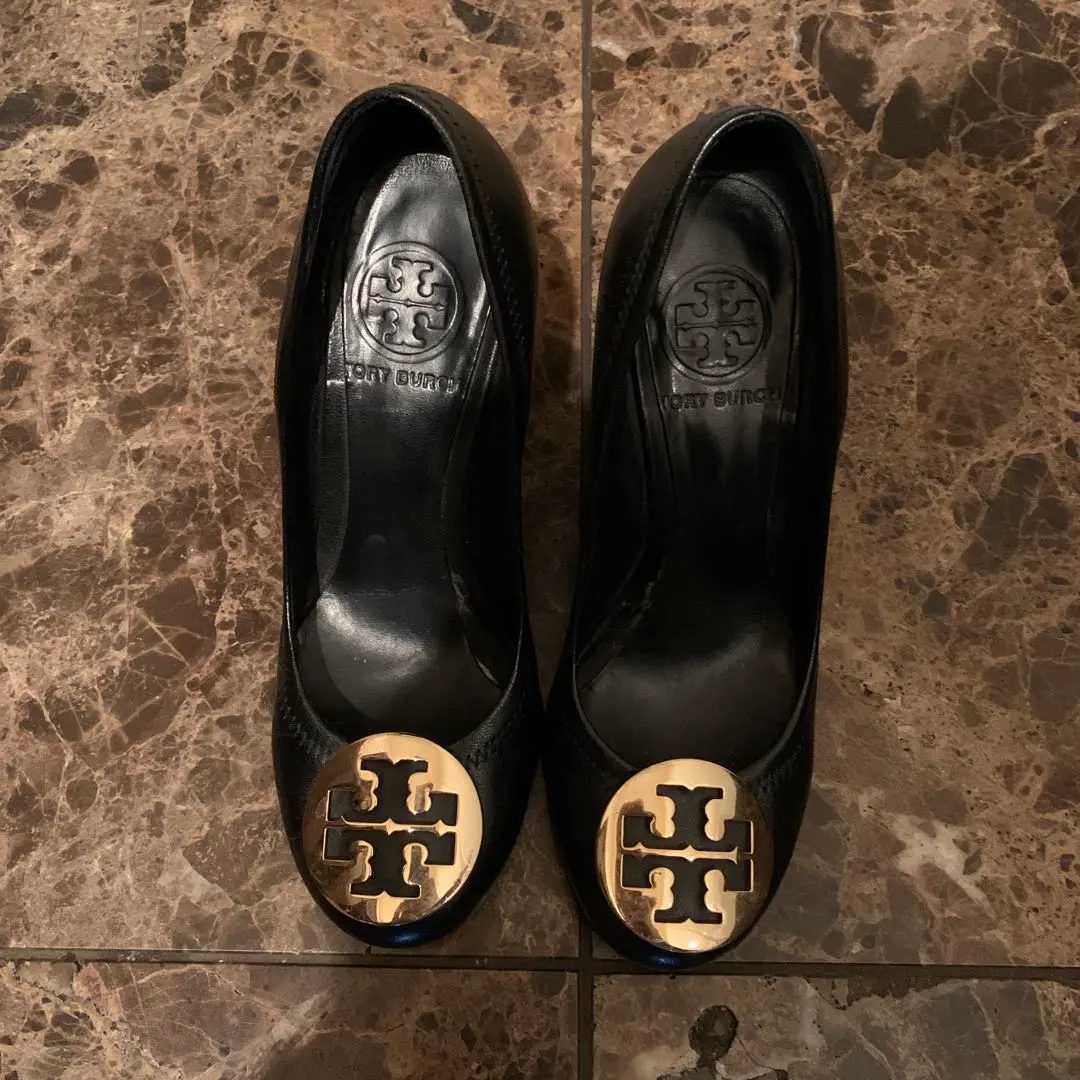 Tory Burch ブラックウェッジパンプス