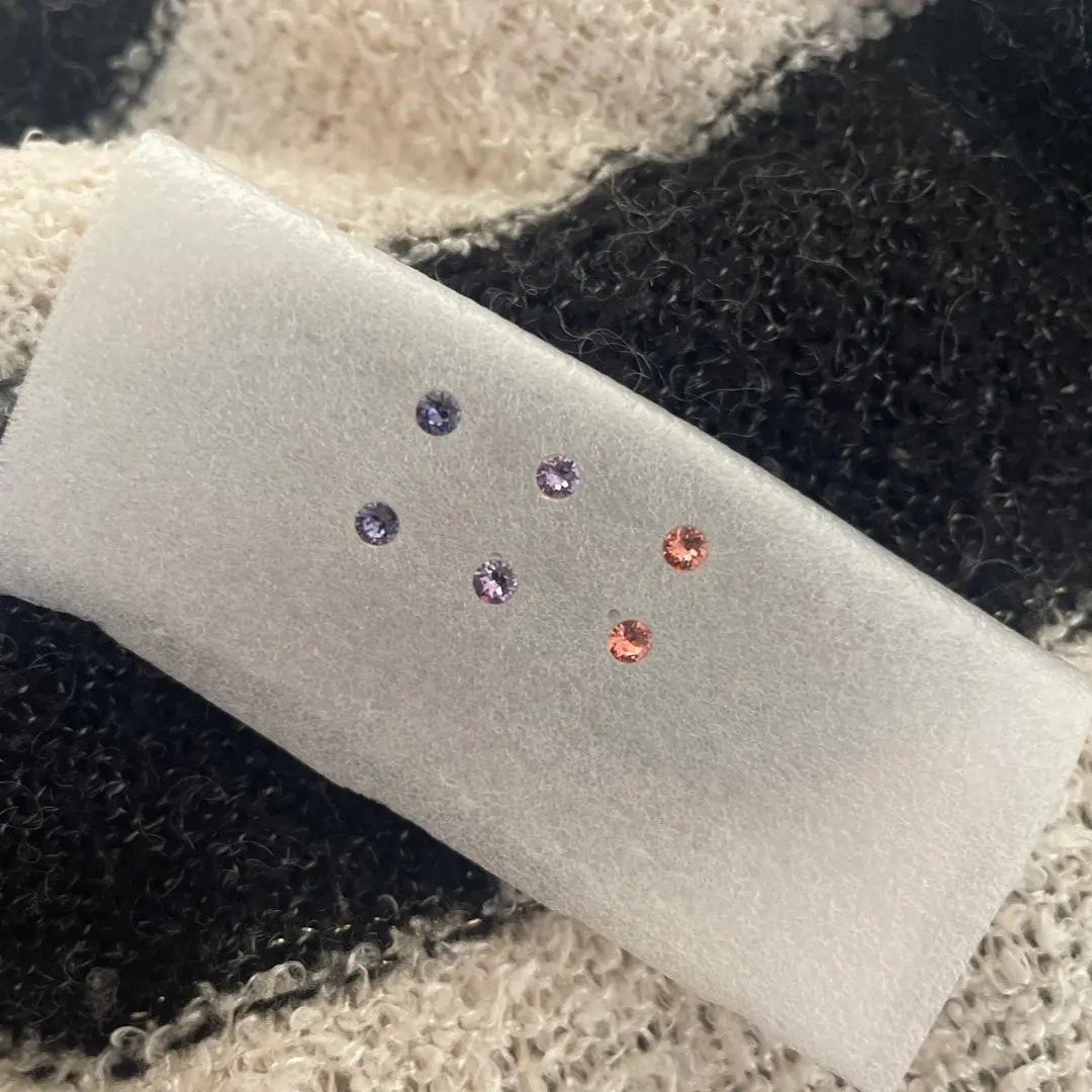 Vカップ シリコン 樹脂 ピアス スワロフスキー キャッチ バッグ ピン レディ