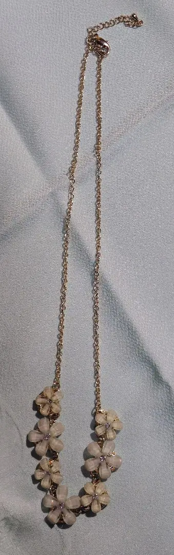 花モチーフ ネックレス ゴールド