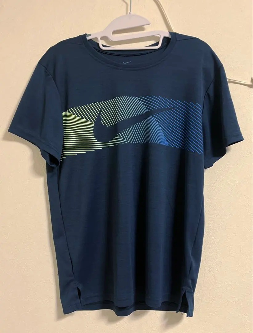 【美品】NIKE DRY FIT Tシャツ Mサイズ