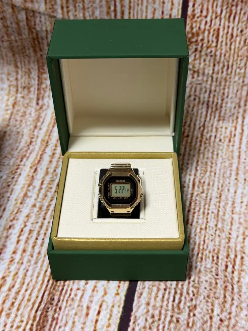 CASIO リングウォッチ ゴールド CRW-001G-9JR