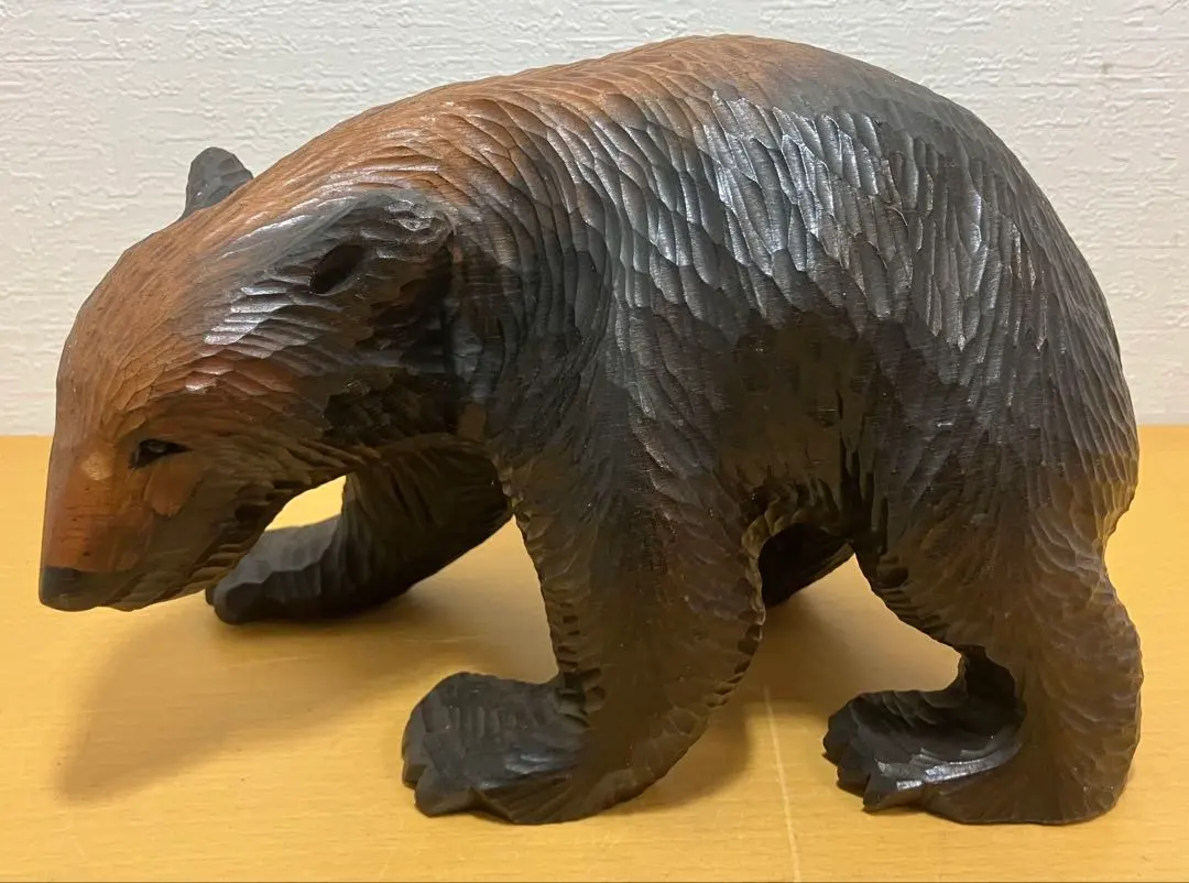 ①【工芸品/熊/置物】木彫り　木彫　彫刻　縁起物　木工製　　インテリア