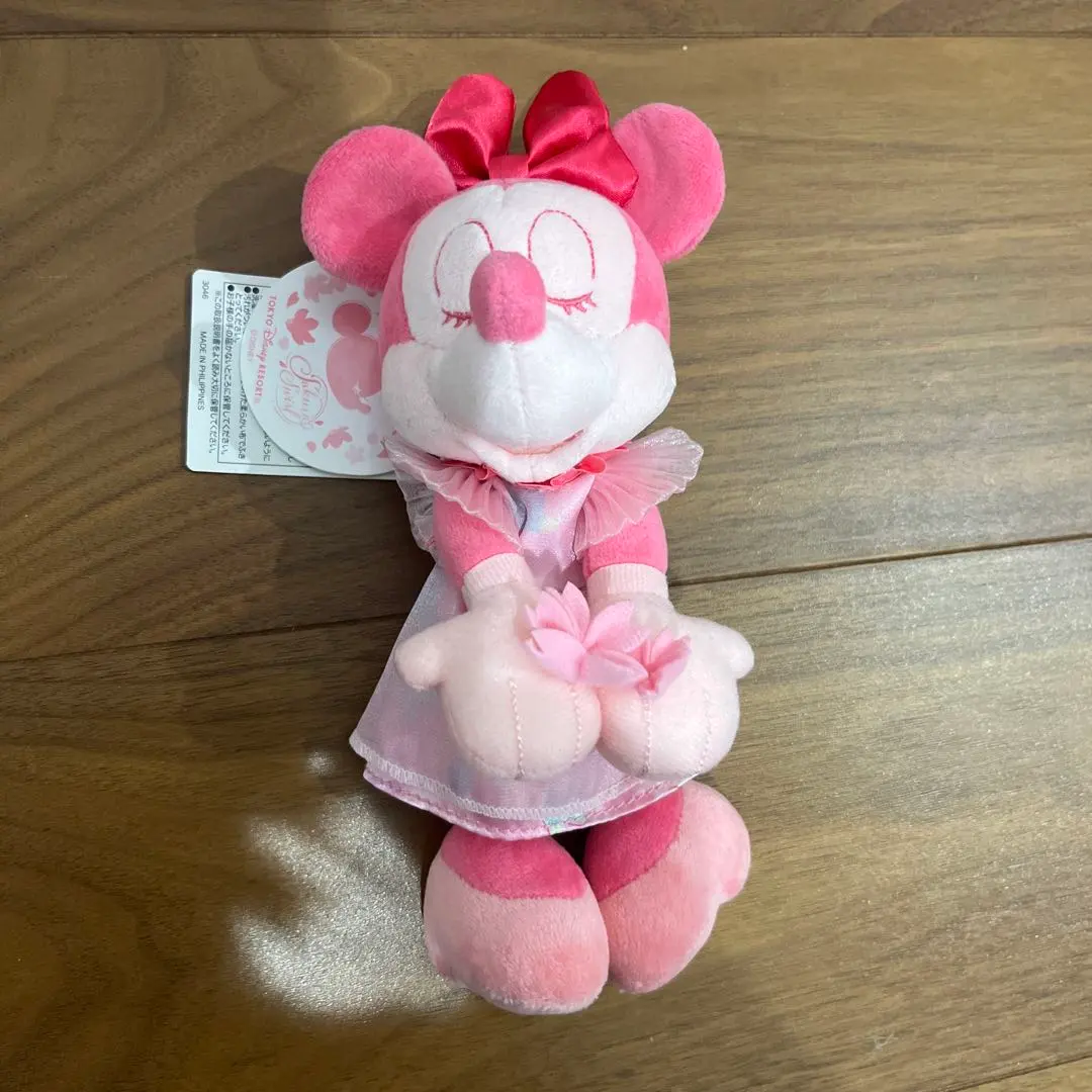 桜ミニーぬいぐるみバッジディズニーリゾート　ミニーマウスさくらぬいば新品タグ付き