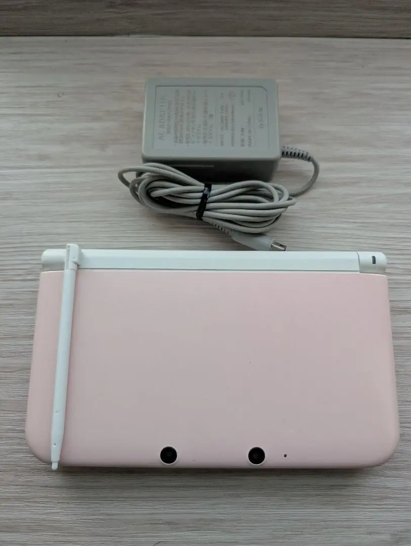 ニンテンドー3dsll　ピンク×ホホワイト　充電器　タッチペン