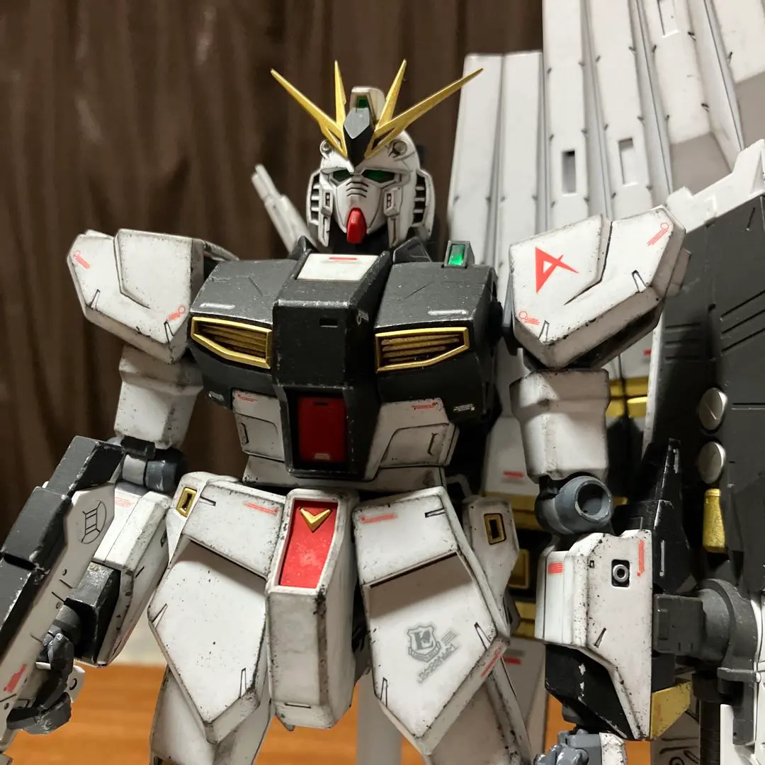 RX-93 νガンダム ＭＧ塗装済完成品
