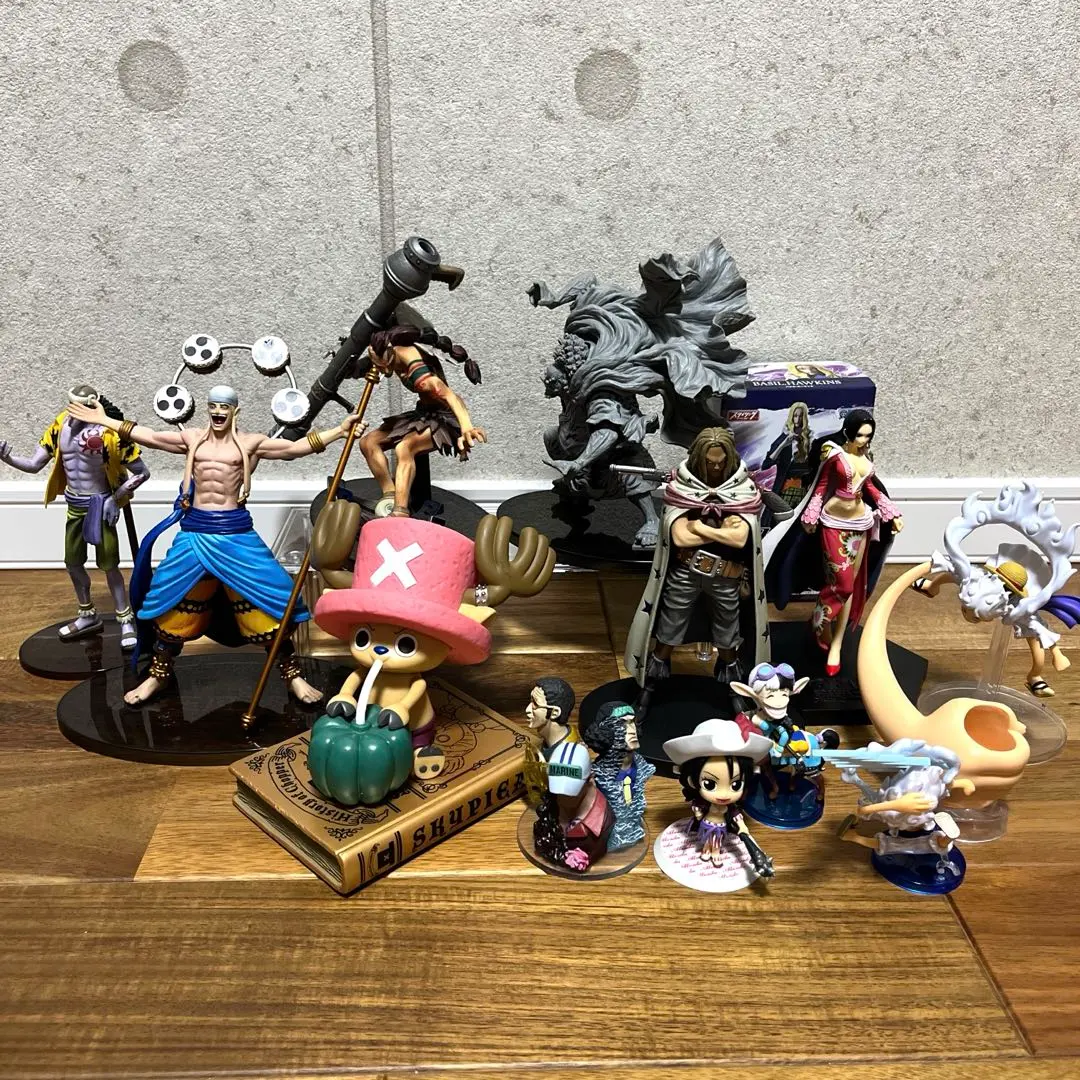ワンピースフィギュア　１２点まとめ売り