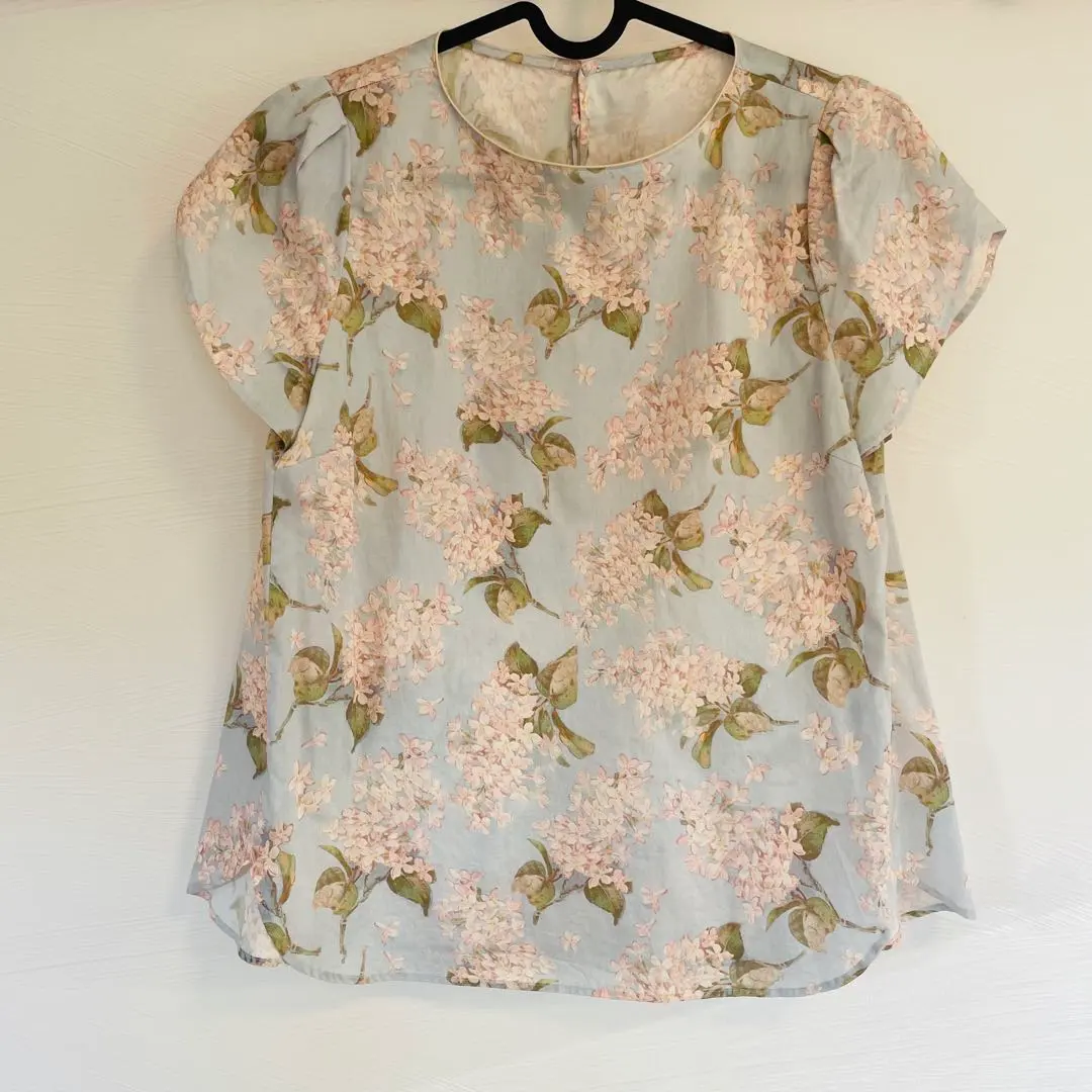 水色 花柄 半袖ブラウス