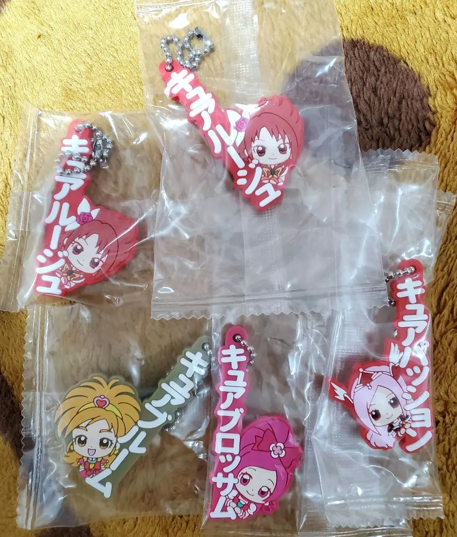 プリキュア　ガチャガチャ　ストラップ