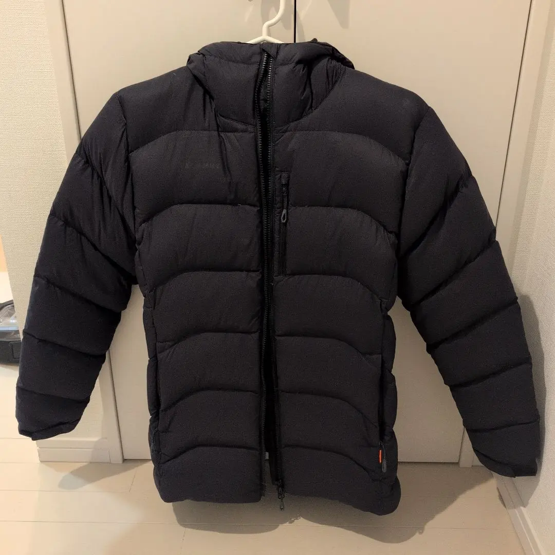 MAMMUT ダウンジャケット レディース　ブラック