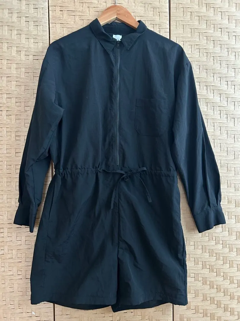 earthy アーシー　ショートパンツオールインワン　ブラック フリーサイズ