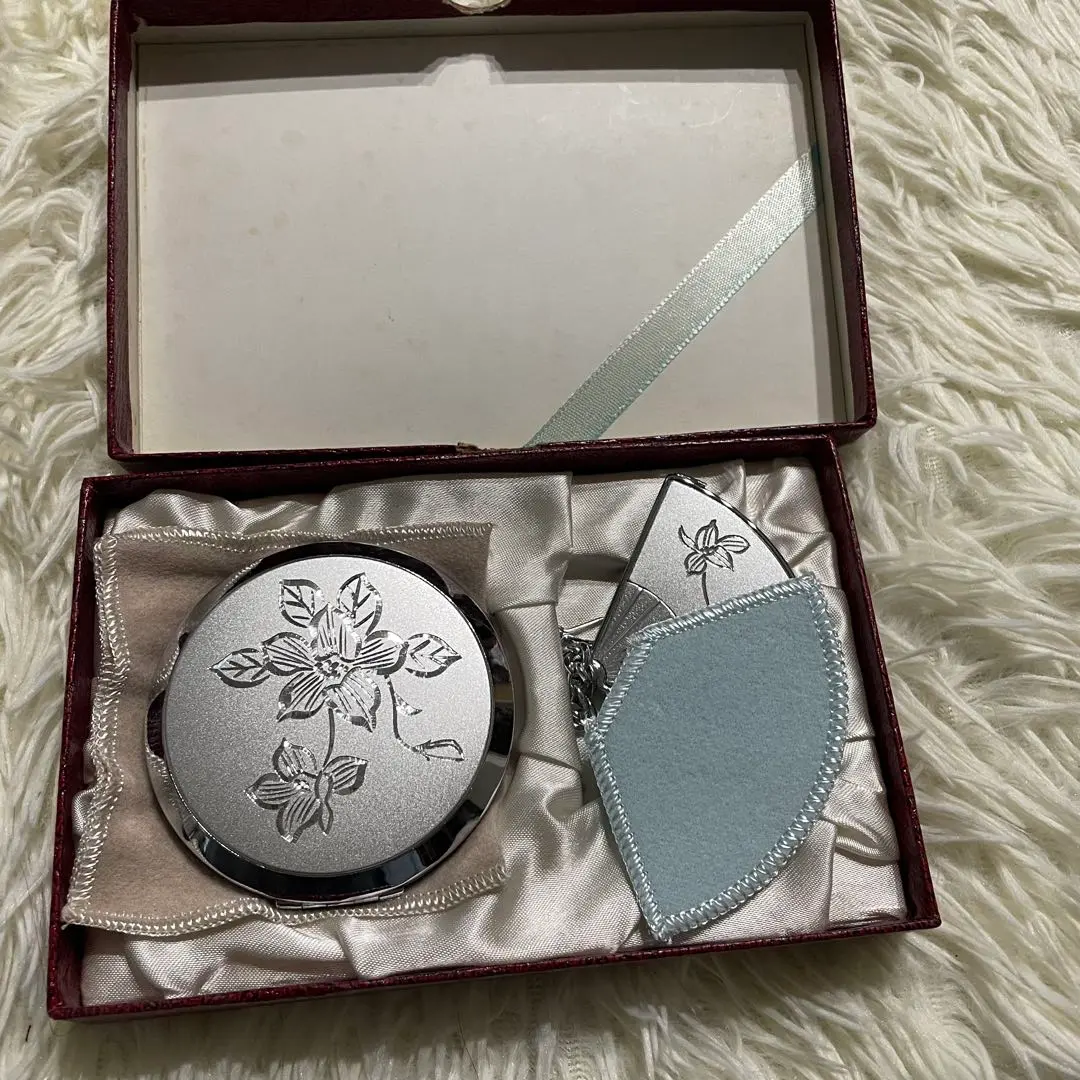 美品ELEGANCEDELUXE エレガンスコンパクト&ミラーキーホルダーセット