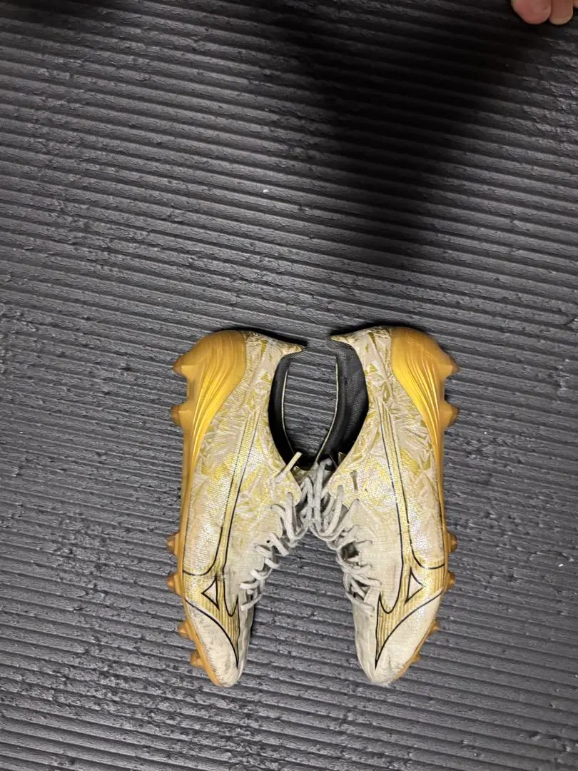 Mizuno サッカーシューズ ホワイト/ゴールド