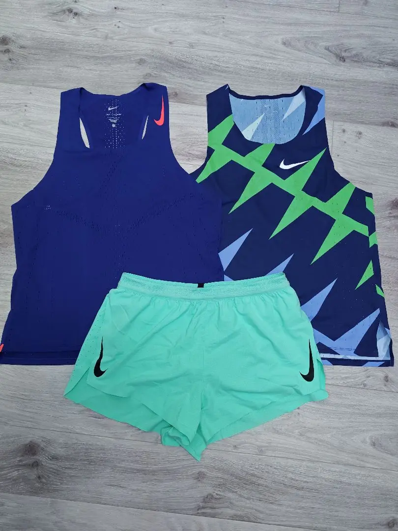 NIKE エアロスイフトシングレット2枚とショーツ1枚セット