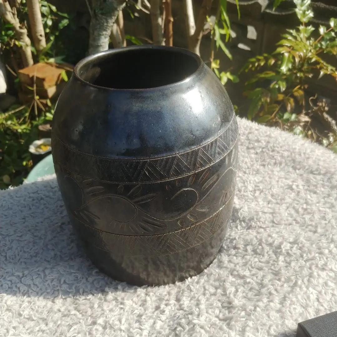 黒色 陶器 花器 彫刻模様★送料無料ハンドメイド