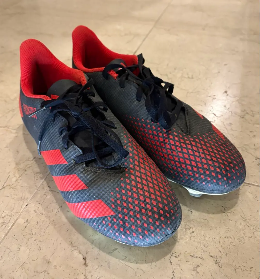 adidas プレデター　スパイク