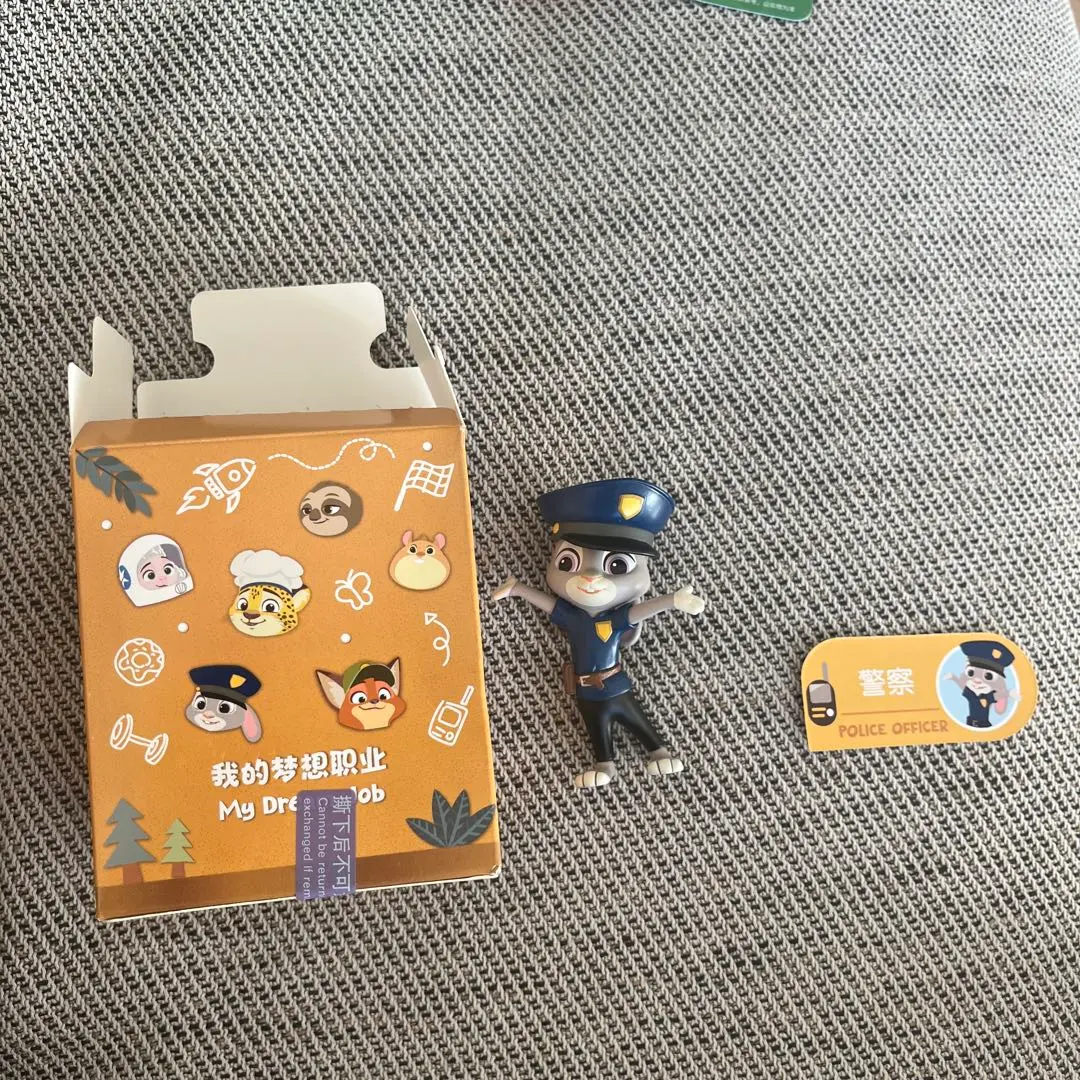 ズートピア　上海ディズニー　フィギュア　ジュディ