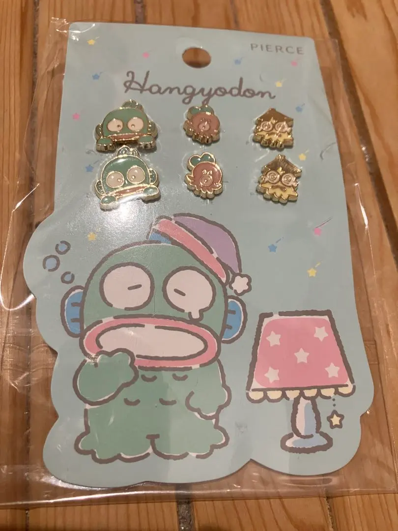 匿名配送　新品　サンリオ　ハンギョドン　ピアス 6個セット