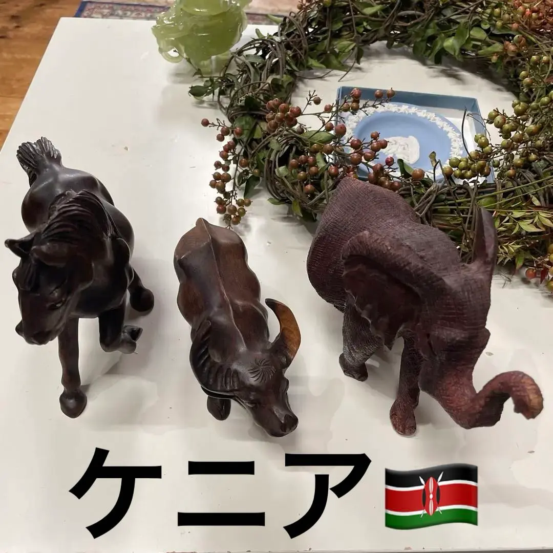 ケニア　馬　バッファロー　象　木製動物彫刻3体セット