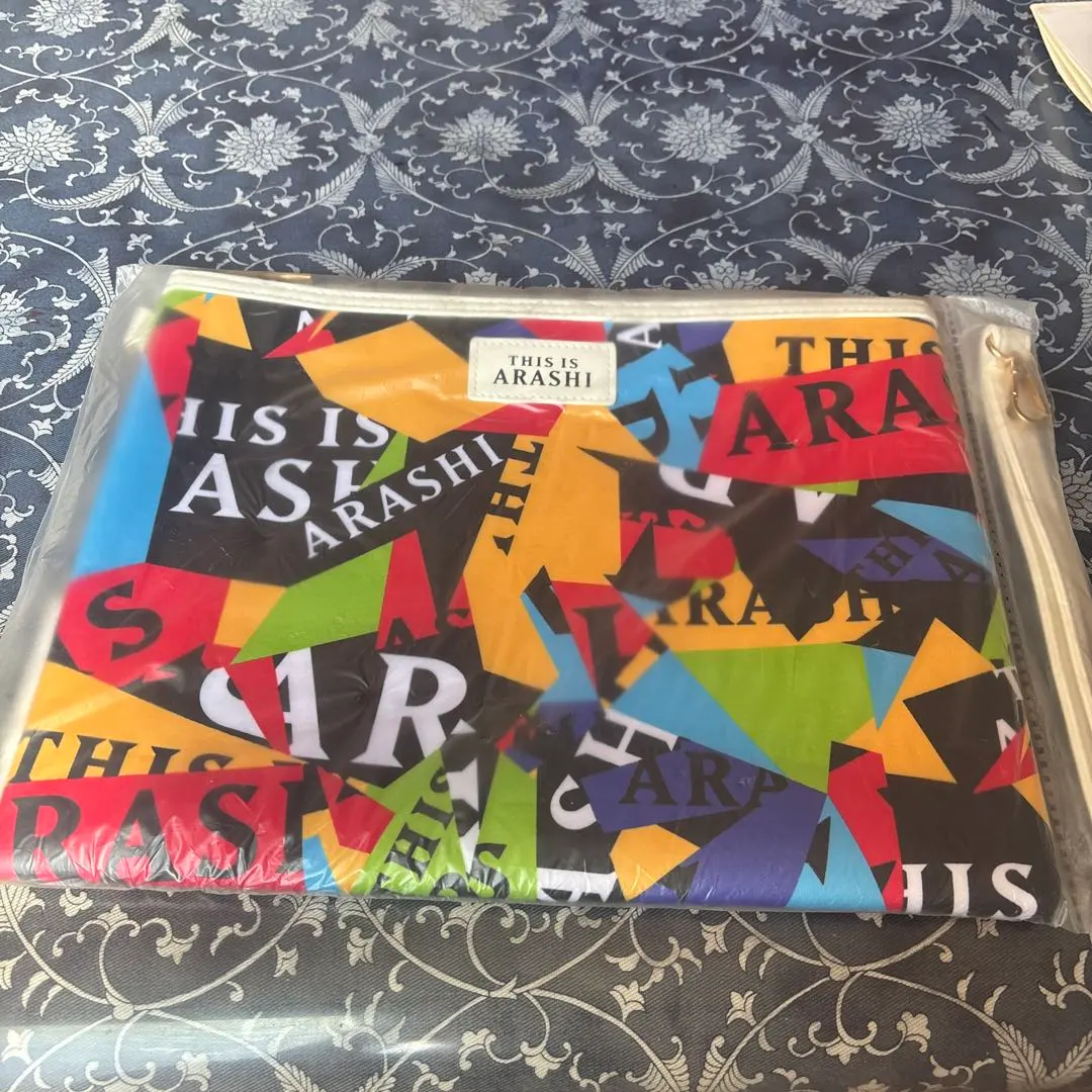 THIS IS ARASHI カラフルポーチ
