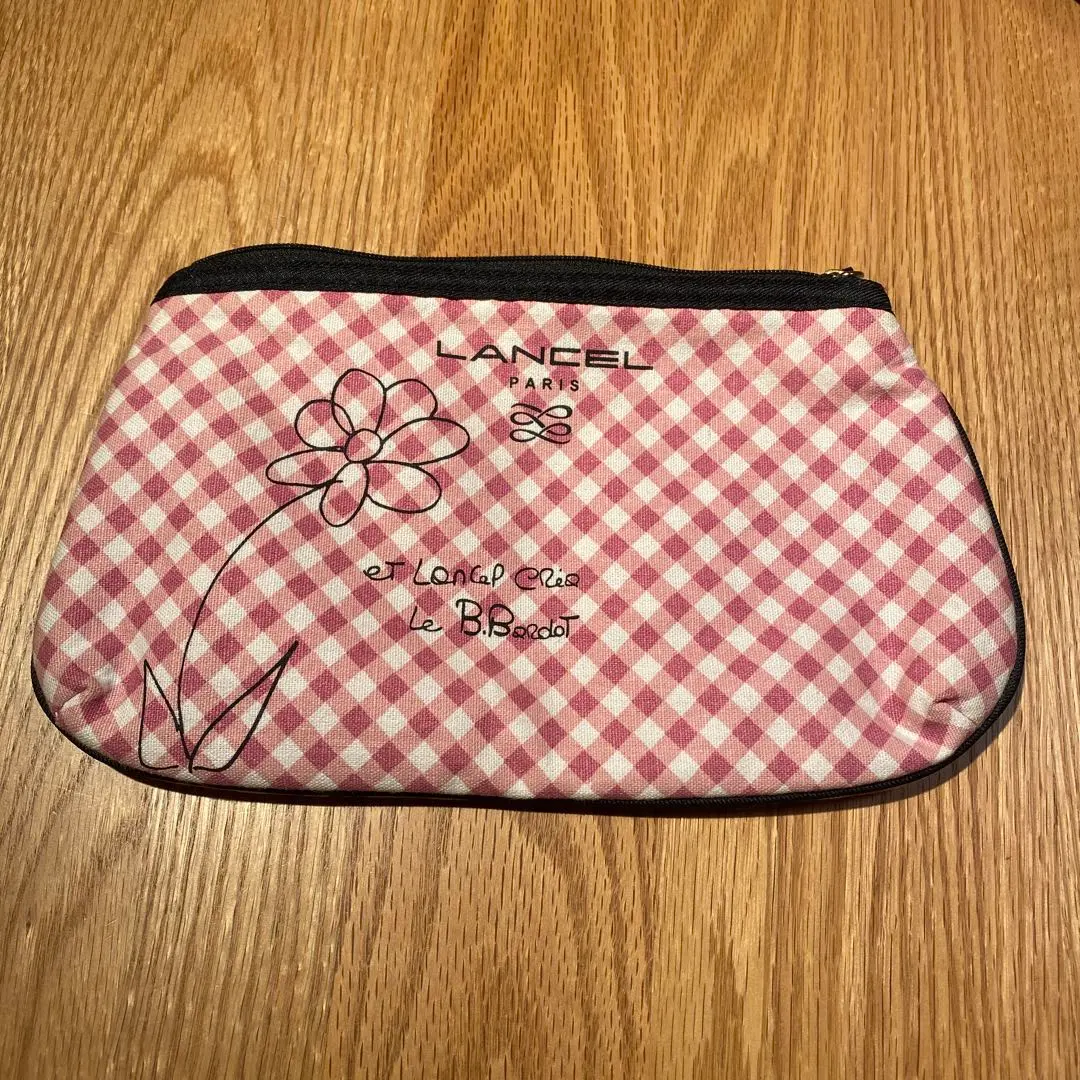 ⭐︎値下げ⭐︎ポーチ、ピンク、チェック