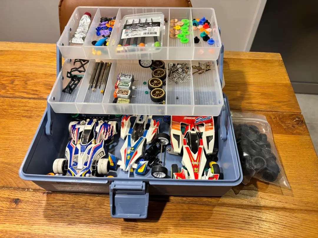 ミニ四駆、モーター、ネジ、ローラー、オモリなどカスタムパーツ