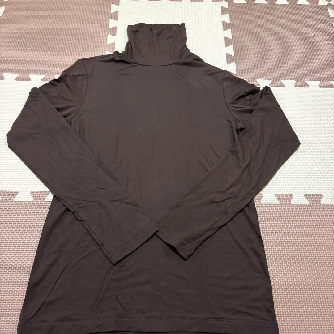 UNIQLOヒートテックウルトラライトタートルネックT ダークブラウン 未使用