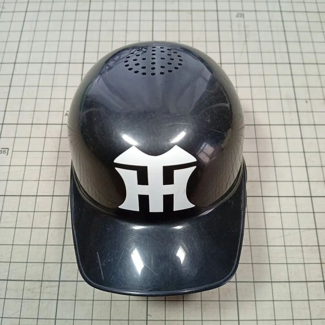 中古ラジオ　阪神タイガーズ　ヘルメット型