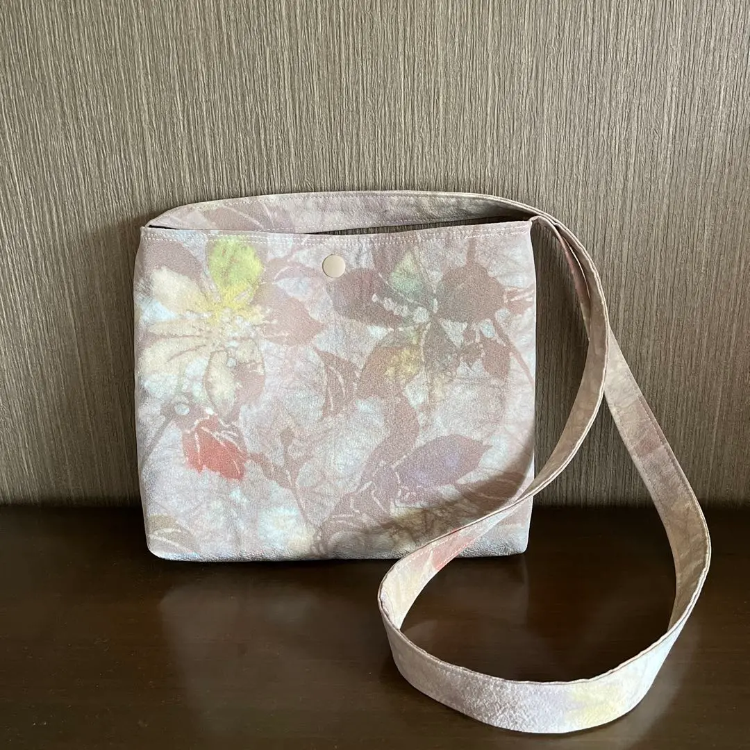 【ハンドメイド】ベージュ系リメイク着物ショルダーバッグ/サコッシュ