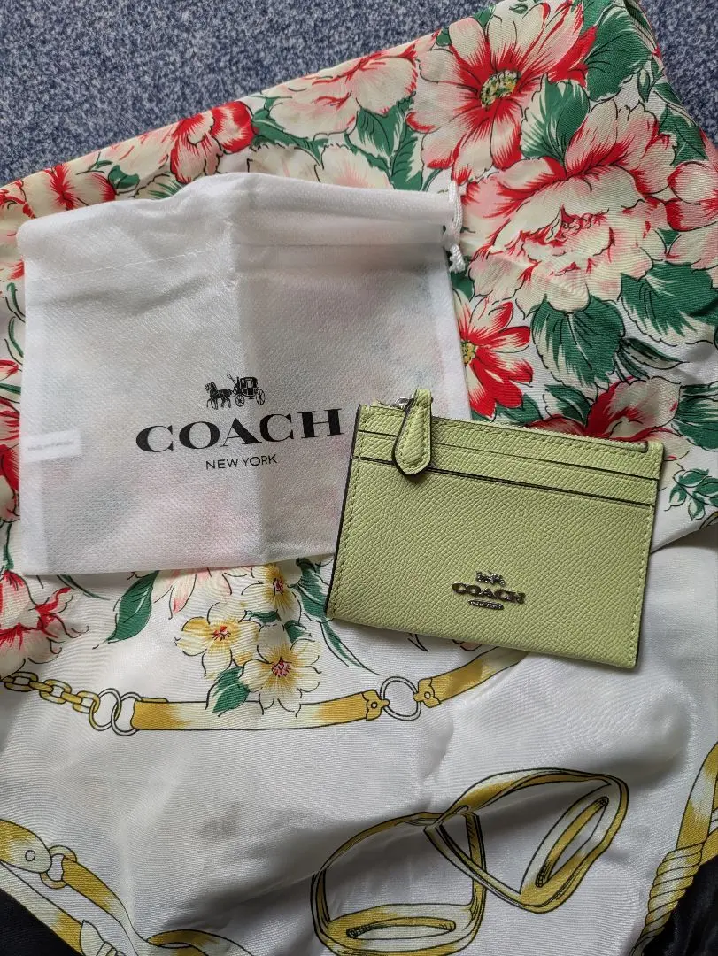 コーチ　コイン（カードケース）レモンイエロー