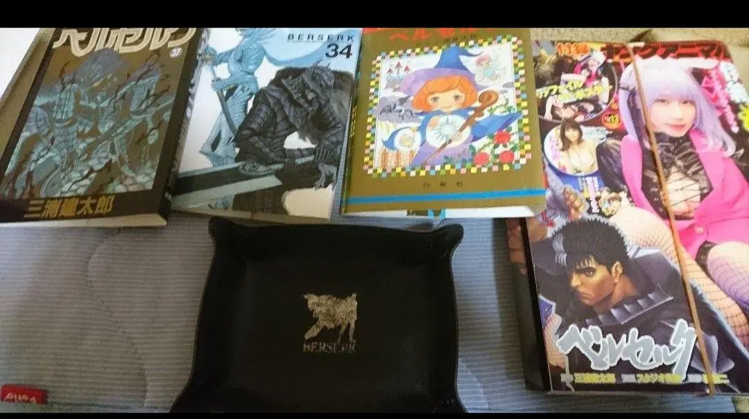 最終値引き中 超貴重♪ ベルセルク カバー 33巻 34巻 37巻 三浦建太郎