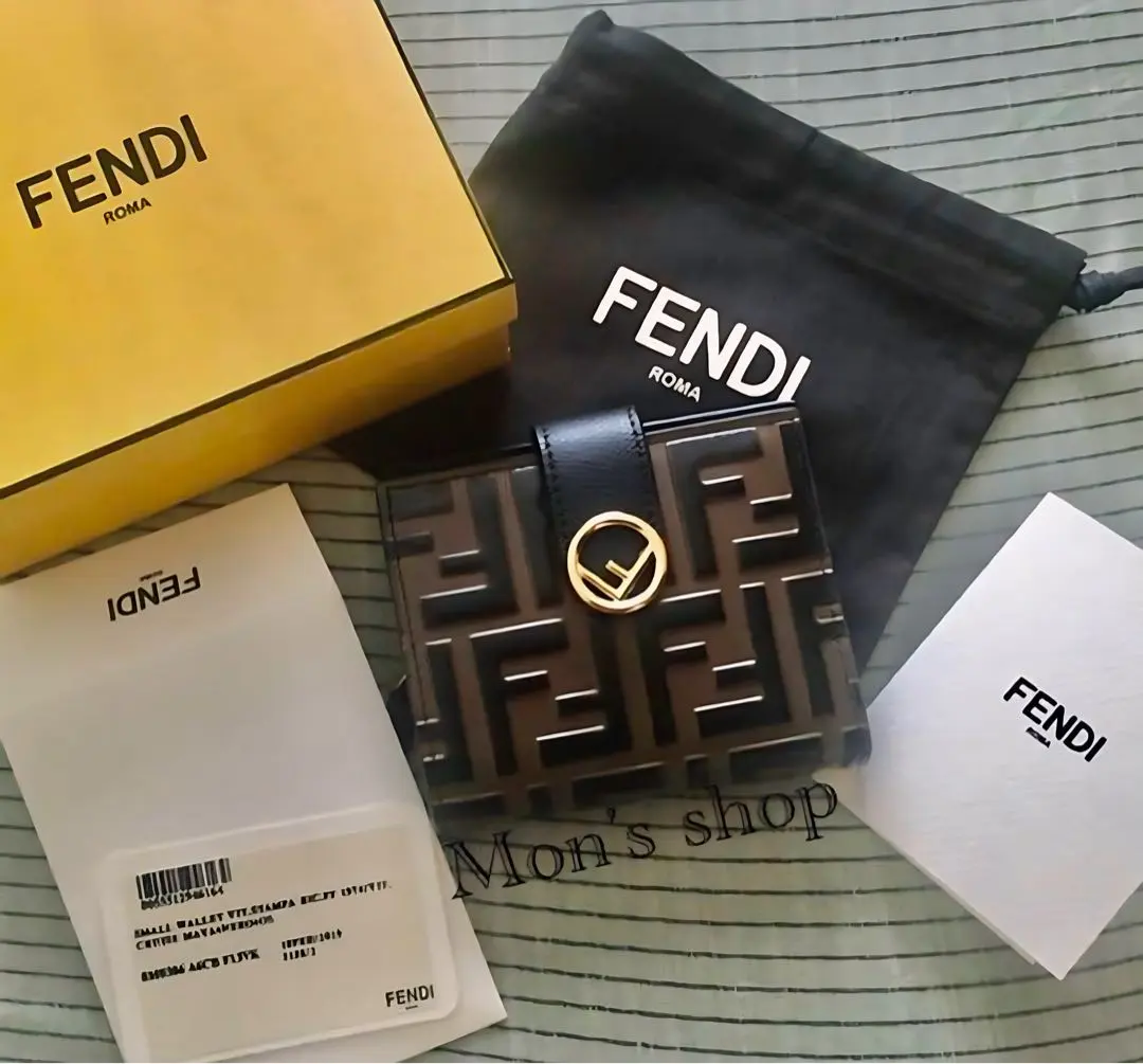 FENDI二つ折り財布「エフイズフェンディ」ブラウン19年秋冬
