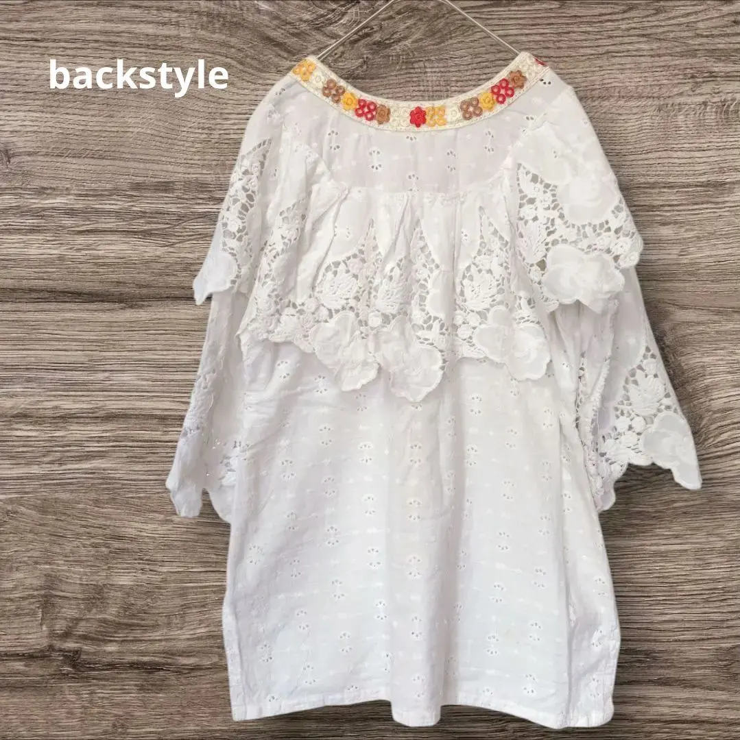 白 刺繍入り五分袖チュニック M 後ろフリルレース ナチュラル系