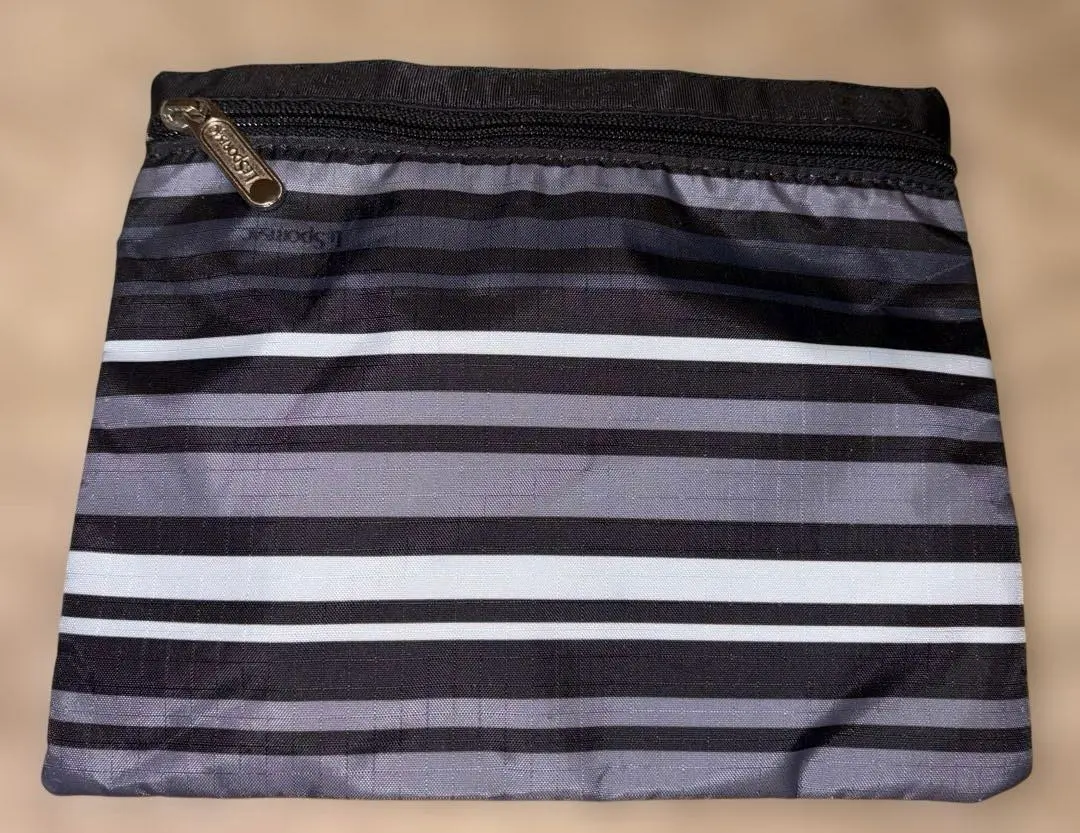 LeSportsac レスポートサック ストライプ　フラットポーチ